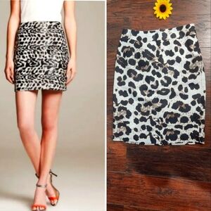 BANANA REPUBLIC ANIMAL PRINT SKIRT